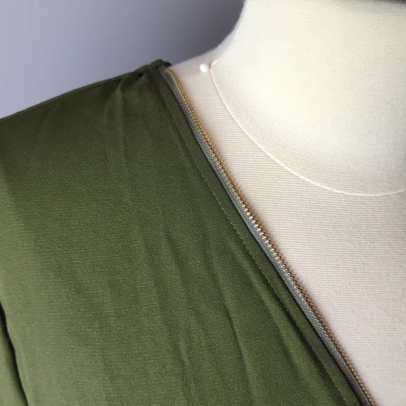 Green Sleeve Top W/ Zipper embellishments NWOT - Picture 3 of 6